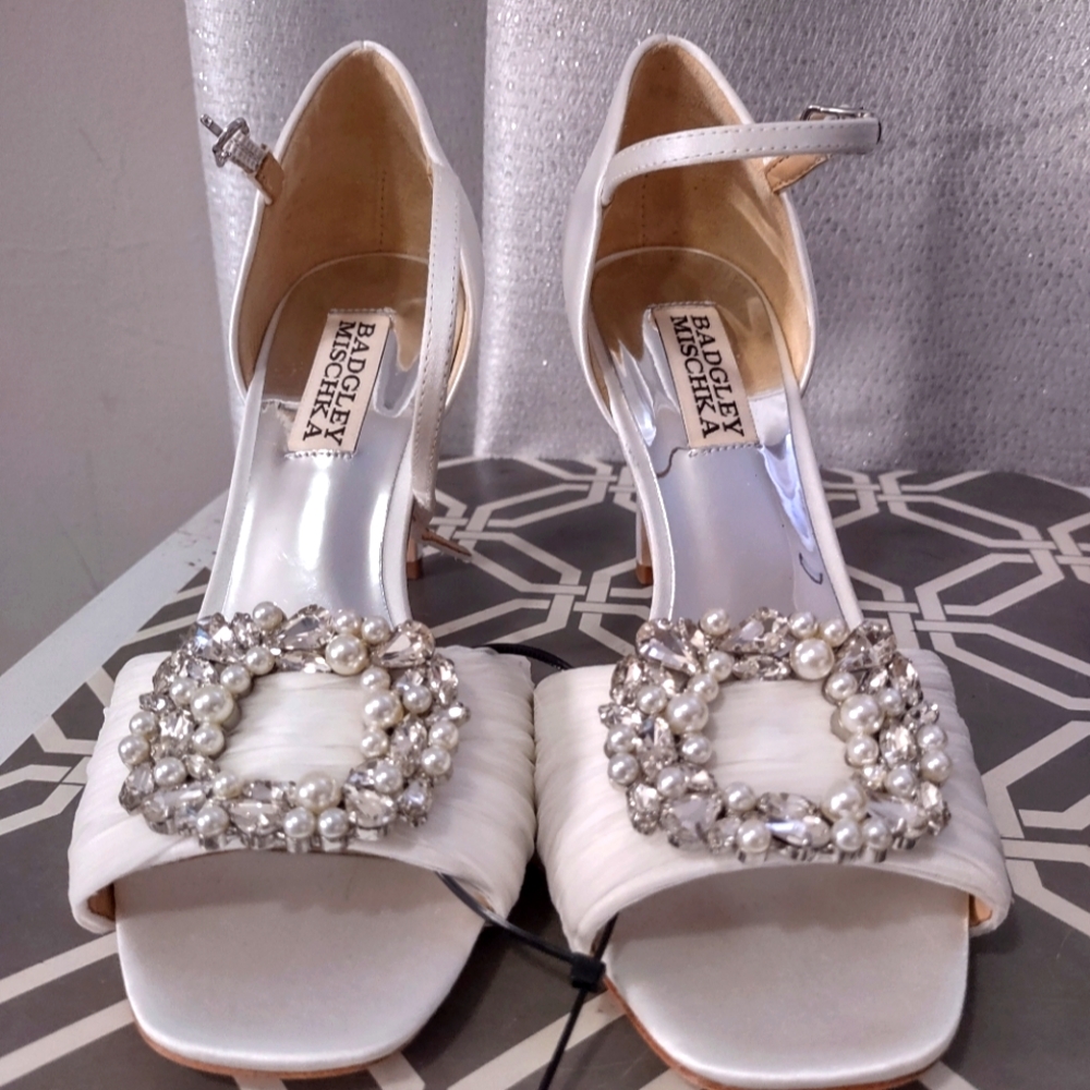 Badgley Mischka White satin heels with rhinestones size 6